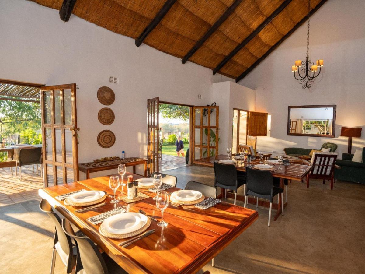 Drift Inn Victoria Falls Exteriör bild