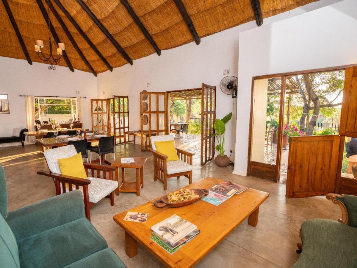 Drift Inn Victoria Falls Exteriör bild