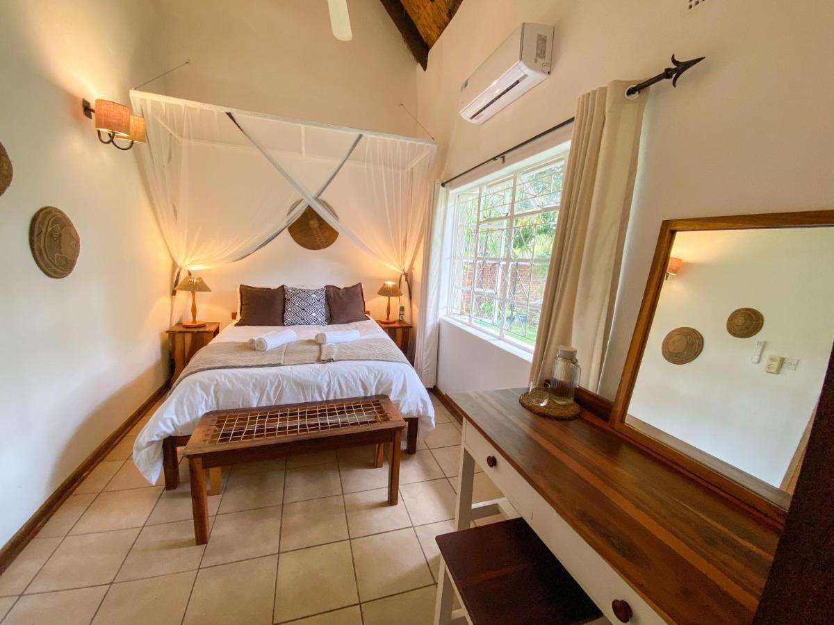 Drift Inn Victoria Falls Exteriör bild