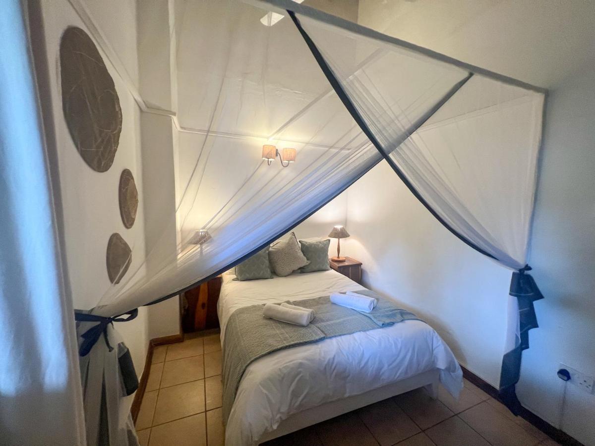 Drift Inn Victoria Falls Exteriör bild