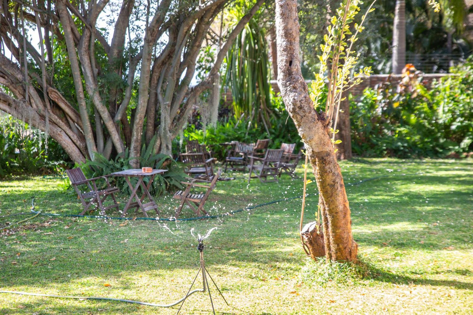 Drift Inn Victoria Falls Exteriör bild